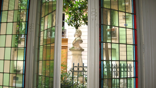 Deux rooms in a typical montmartre cul de sac: sofa in the living room that can  Paris, France Cute flat in montmartre Entire rental unit vacation rental 2568818