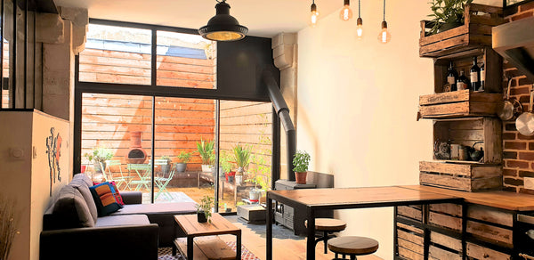 Newly renovated, artistic apartment with private patio in the funky, historical  Bordeaux, France Stylish loft + patio in Bordeaux's cultural heart Entire rental unit vacation rental 43773399