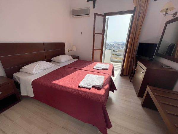 Arredo completo di tutti i confort e il massimo dell igiene<br /><br /><b>Licens Greece Wonderful room with swimming pool Room in bed and breakfast vacation rental 33399461