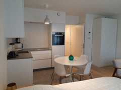 Comfortable flat, perfectly situated halfway the Avenue Louise.<br /><br />The f Brussels, Belgium Comfortable contemporary flat along Avenue Louise Entire rental unit vacation rental 663323152995595154