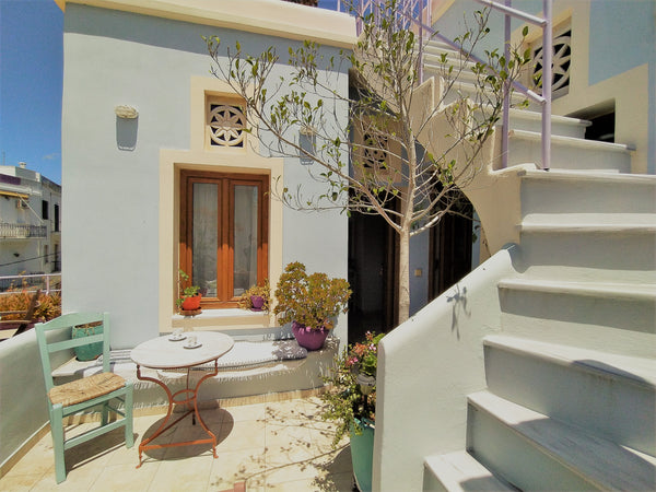 Beautiful and fully equipped rooms in the heart of Tinos!<br /><br />Pallada Roo  Pallada Rooms in the heart of Tinos | 2 Guests Entire serviced apartment vacation rental 43652966