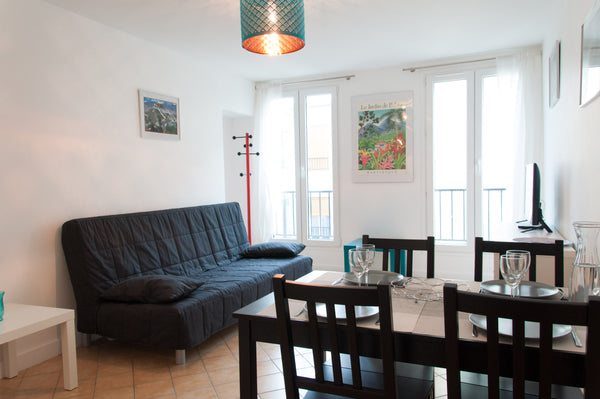 2 rooms furnished flat, located  in the heart of the Oberkampf area BUT quiet.<b Paris, France JOLI T2 11e - OBERKAMPF - 2 ROOMS FURNISHED FLAT Entire rental unit vacation rental 6164739