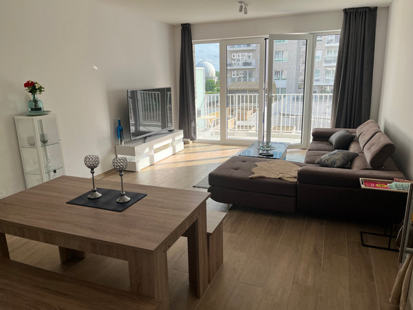 Situé dans une superbe résidence privée avec parc , terrain de petanque et jardi  Superbe Logement proche de la gare du midi Entire rental unit vacation rental 623769912174589442