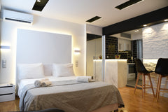 Who said luxurious must be huge ??!! This 27sqm lovely studio located just 150m  Athens, Greece Nikis luxurious studio/ Syntagma square Entire rental unit vacation rental 53746379