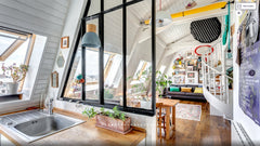Under the roof top of this quiet building, here is my charming apartment. Orient Paris, France Magnifique View of Sacré Coeur Entire rental unit vacation rental 3368968