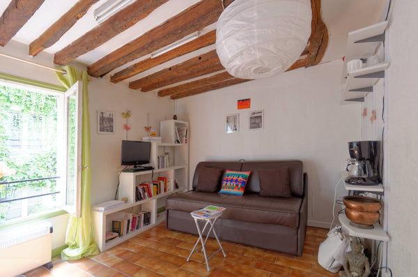 Cute studio in a quiet neighborhood between the 