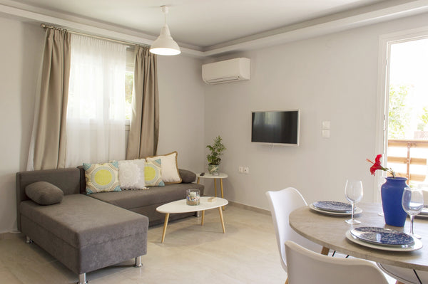 Our modern apartment is only 3 minutes walk of the beach! Ιncludes Smart TV, Net Heraklion, Greece SteMa Seaside Aparments -Stefanos- Entire home vacation rental 34954491