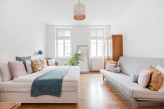 Very comfortable and very quiet, the apartment is based in the tenth district, 5  3 Bedroom⍟ Ideal for groups of 8 Entire rental unit vacation rental 655514469684273848