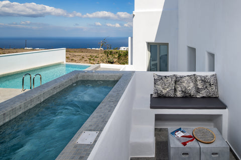 Boasting spectacular views over the Aegean Sea , "Helios suite" is one of the se Imerovigli, Greece Helios Suite - Seven Suites complex Entire rental unit vacation rental 44047382