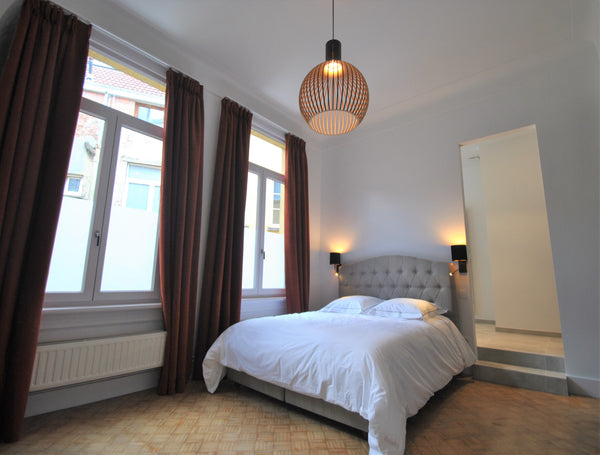 Graag verwelkomen we u in onze eigen woning, een meesterwoning uit 1858, gelegen Antwerp, Belgium Rustige kamer Liselle in authentieke meesterwoning Private room in townhouse vacation rental 43775291