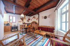 Relax with the whole family at this peaceful place to stay. The House is located  Entire House 2 Bedrooms Entire home vacation rental 50324607