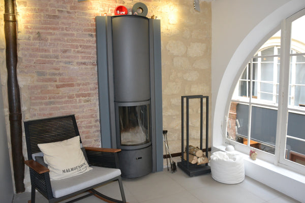 Studio designed by architect in the Center of Paris with sight on the passage Ch Paris, France Pierres apparentes, cheminée et au coeur de Paris! Entire rental unit vacation rental 22366202