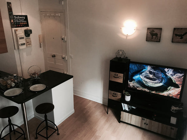 Ce studio est au cinquième étage (ascenseur)  d'un très bel immeuble haussmannie Montpellier, France Joli studio proche Champs Elysées Entire rental unit vacation rental 22119948