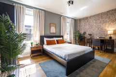 This clean, spacious and glossy room is available. This room is also <br />   av  Rental unit in New York · 4 bedrooms · 1 bed · 0 shared baths Private room in rental unit vacation rental 48191811