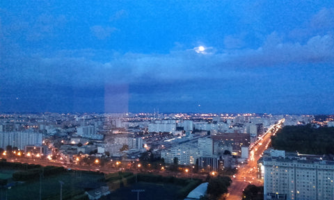 Au pieds du metro Porte de Choisy : à 15 mn du centre de Paris en métro.  <br /> Paris, France Chambre avec vue imprenable Private room in condo vacation rental 16485946