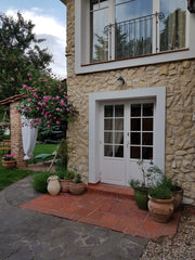 Apartment in cozy villa situated on edge of Prague. Suitable for young people an Hlavní město Praha, Czechia Ubytování v toskanské vile Praha 9 Private room in guest suite vacation rental 25449046