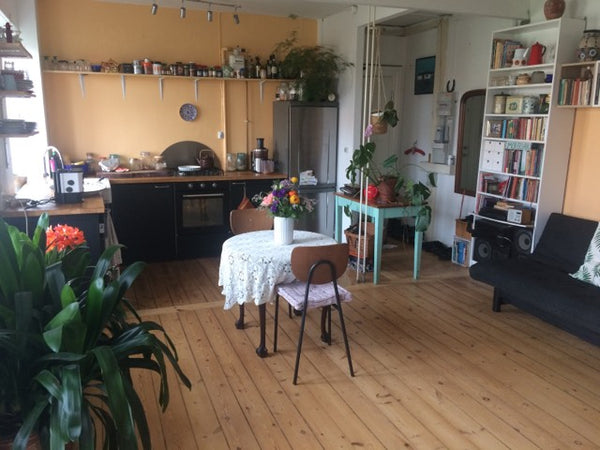 Nyd det simple liv i denne fredelige og centralt beliggende bolig. Copenhagen, Denmark Skøn lejlighed med lille have i København Entire condo vacation rental 624401089598518420