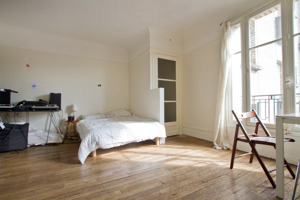 My apartment is a nice studio of 27 meters square, wooden floor, a nice light al Paris, France Appartement studio à Bastille Entire rental unit vacation rental 1395909