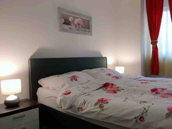Du bekommst bei mir eine voll ausgestattete Wohnung mit zwei Zimmern und 54 m² u Vienna, Austria 6B NEW 53 m2 + Terrasse 2 Zimmer Entire rental unit vacation rental 40504491