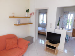 It's a charming two-room apartment. It's a 1-minute walk from the organized beac Greece Sweet little garden home -1' walk to the beach Entire rental unit vacation rental 35528987