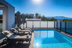 Sunshine, relaxation and serenity: Enorme Villa Amo has everything you want in a London, United Kingdom Villa  Amo  by  Enorme Entire villa vacation rental 548963378174994133