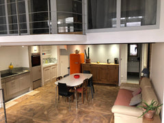 Proposed rate is for 6 people (supplement beyond).<br />Welcome to 5! Old town h Lyon, France Au coeur de la presqu'île de Lyon ! Entire rental unit vacation rental 8752191