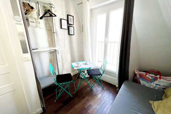 Sunny, bright and peaceful studio apartment in a central location with a balcony  Sunny 1 bedroom in Paris 16th - By Lokeys🗝 Entire rental unit vacation rental 28645974