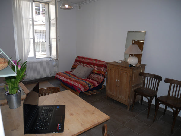 Bordeaux, France T1 calme  et frais Entire rental unit vacation rental 26456423