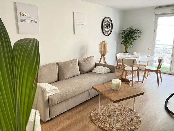 Appartement neuf dans le<br />quartier des bassins à flôts, situé  à seulement 3 Bordeaux, France Bel appartement avec place de parking gratuit. Entire rental unit vacation rental 53550075