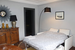 -Logement<br />Grande chambre 16 m² avec terrasse à 500 m des Champs-Elysées<br  Paris, France Chambre privée dans appartement Paris 8 Elysée Private room in rental unit vacation rental 17784695