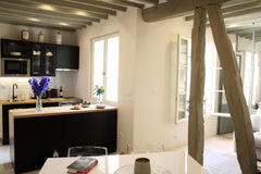 We offer our luxurious apartment filled with light and Parisian charm, in the he Paris, France Luxurious Apartment Center of Paris Entire rental unit vacation rental 4007068