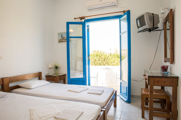 Clean and quiet apartment suitable for two people. Near the main town of parikia Greece Apartment near Parikia (Paros), Hospitality - No 2 Entire rental unit vacation rental 3518173