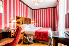 <b>The space</b><br />Décorée d'un style écossais, la chambre double supérieure  Paris, France Cosy british style room in the heart of Quartier Latin w/ free breakfast Room in boutique hotel vacation rental 23155306