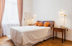 LOCATION & MANAGEMENT<br /><br />✔ Located in the heart of EU Quarter<br />✔ Pro Brussels, Belgium Spacious & Comfortable studio in European District Entire rental unit vacation rental 48280984