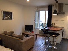 Appartement calme (donnant sur la cour)<br />5ème étage avec ascenseur<br />A 20 Paris, France Joli studio à Paris (28m²) - Jaurès Entire rental unit vacation rental 21694357