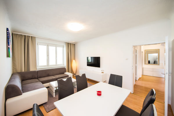 Genieße das einfache Leben in dieser ruhigen und zentral gelegenen Unterkunft. Vienna, Austria Lovley central Vienna apartment with balcony Entire rental unit vacation rental 628810251374633467