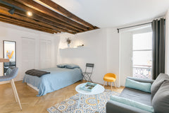 Cafés, nightlife and theaters just downstairs,  alltogether with a quiet place t France Enjoy Paris citylife  in Montparnasse.... Entire rental unit vacation rental 15402392