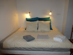 Chambre avec très bonne literie chez l'habitant. . Lit double (160 *200) ou 2 li Paris, France Grande chambre chez l'habitant. Bib. F. Mitterrand Private room in guesthouse vacation rental 21348535