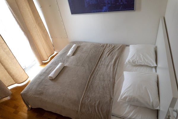 Private room super close to the city center. Good location, surrounded by a lot  Prague, Czechia PRIVATE ROOM SUPER CLOSE TO THE CITY CENTER [LD] Private room in rental unit vacation rental 589890444058487390