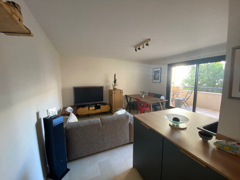 Bienvenue chez moi,<br /><br />Situé en plein cœur du triangle d'or dans le 6eme Lyon, France Appartement Lyon 6 : bienvenue chez moi Entire rental unit vacation rental 743344594363634958