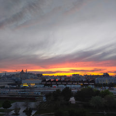 Situé en face d'un jardin publique et au sixième étage on profite de la vue sur  Paris, France Ensoleillé T2 au calme, magnifique vue! Entire rental unit vacation rental 25709060