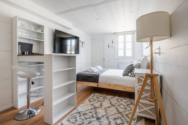 Notre immeuble, entièrement rénové, vous propose plusieurs logements, du studio  Arcachon, France Le Cap - Joli studio proche Gare et Nansouty Entire rental unit vacation rental 48994164