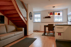 Schöne & neu renovierte Dachgeschoß Maisonette Wohnung auf zwei Etagen. Direkte  Vienna, Austria Wiener Maisonette mit Terrasse in guter Lage Entire rental unit vacation rental 23462756