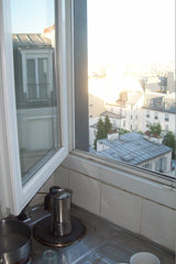 Bienvenue dans mon agréable chambre de bonne (complètement équipée si ce n'est p Paris, France Jolie Studette au pied d'Montmartre Entire place vacation rental 7223630
