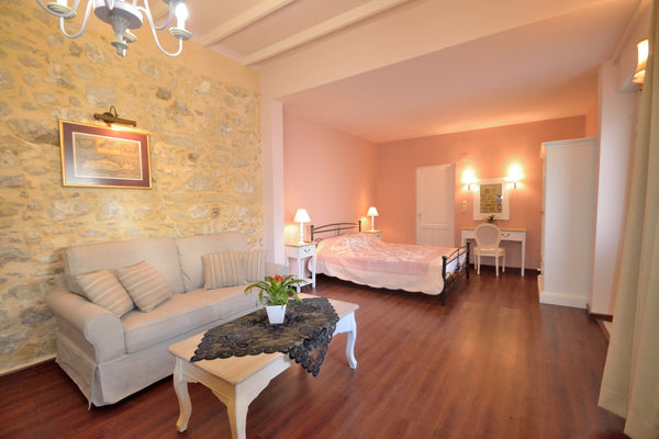 The <b>aparthotel in Rethymno</b> has 1 bedrooms and capacity for 2 people. <br> Rethimnon, Greece LemonTreeStudio2 Near Beach,Old Town,All Amenities Room in aparthotel vacation rental 12499856