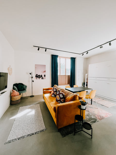 This beautiful, conveniently furnished private apartment is located 2 km from Si Ghent, Belgium Modern & warm apartment on main floor Entire guest suite vacation rental 53195975