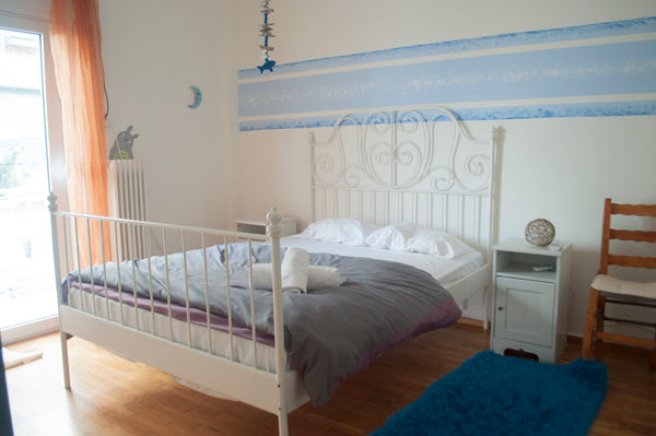 I have more rooms, so check my profile! <br /><br />Private room with shared bat Athens, Greece Blue room: Private room 10min walking to Acropolis Private room in rental unit vacation rental 13767455