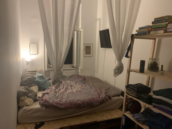 Hi,<br />mein Name ist Arthur und ich vermiete mein Zimmer immer mal wieder wenn Munich, Germany Kuscheliges Zimmer in perfekter Lage/ Cozy room Private room in rental unit vacation rental 45493663