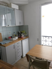 Appartement très agréable dans une impasse donnant rue Lepic. Composé d'un canap Paris, France Secteur Abbesses Montmartre Entire rental unit vacation rental 7236237