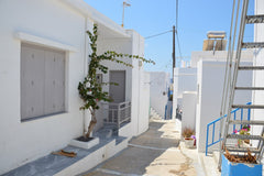 Casa Plaka is located in the alleyways of Plaka.<br />It has two bedrooms, fully Adamantas, Greece Casa Plaka in the alleyways Entire home vacation rental 50336261